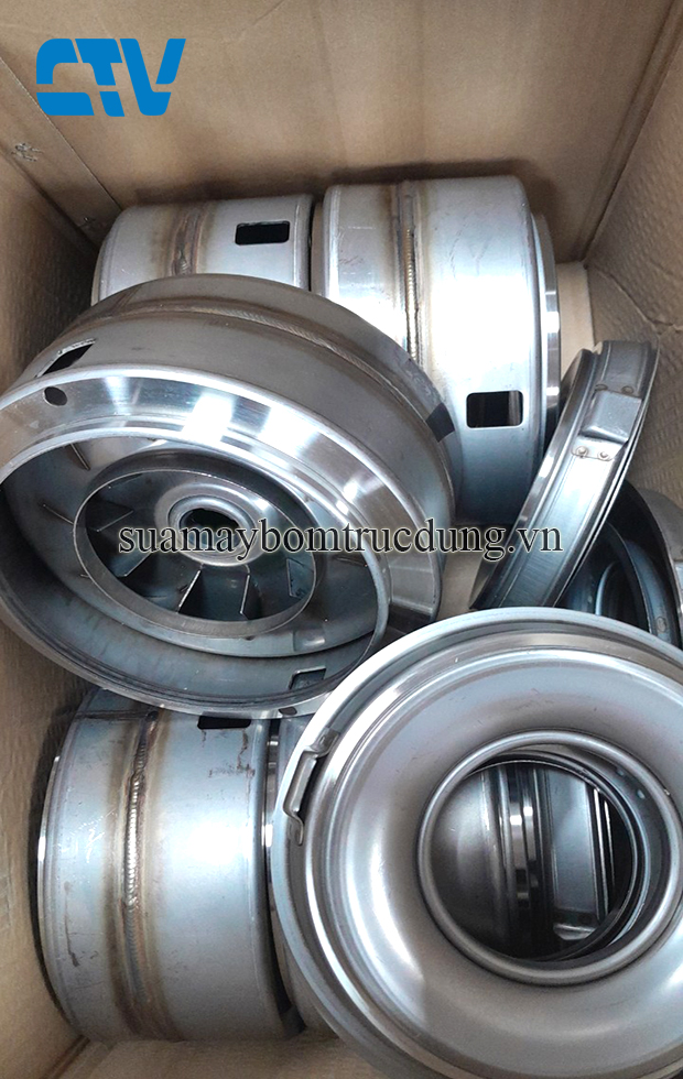 Sửa bơm trục đứng bị hỏng ruột buồng máy bơm