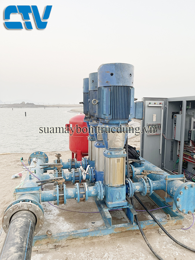 Lắp đặt cụm máy bơm tăng áp trục đứng 37Kw cấp nước cho hệ thống tưới cỏ tại Sân Golf