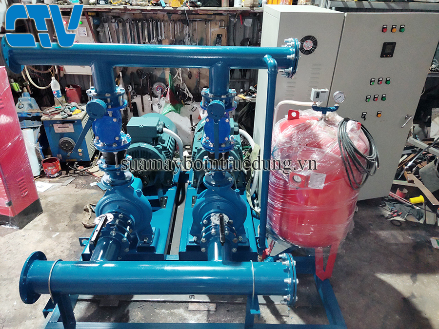 Lắp đặt hệ thống bơm công nghiệp 55Kw cấp nước cho hệ thống tưới cỏ trang trại